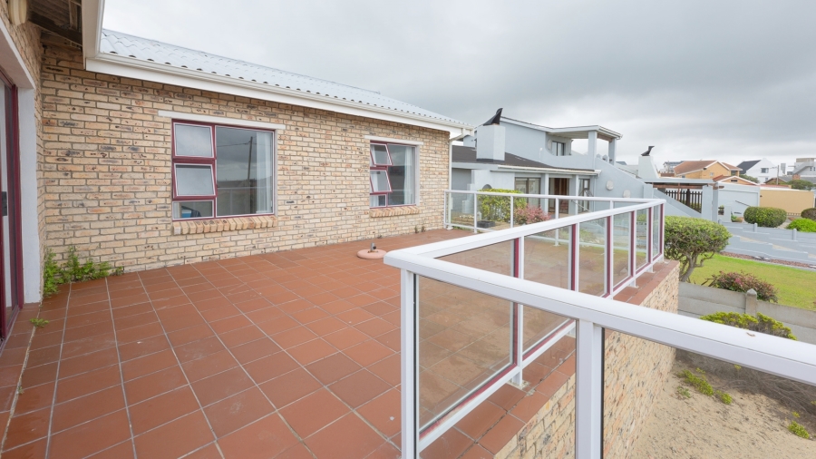 3 Bedroom Property for Sale in Struisbaai Western Cape